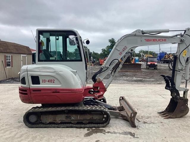 Image of Takeuchi TB240 equipment image 4