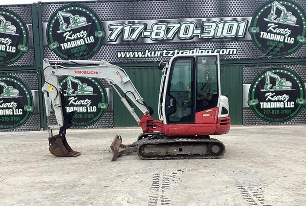 2018 Takeuchi TB240 Equipment Image0