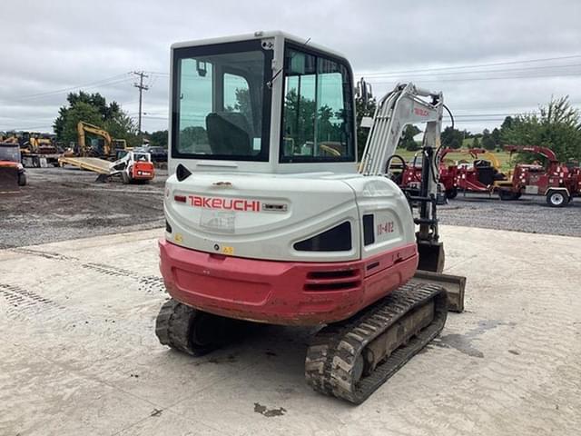 Image of Takeuchi TB240 equipment image 3