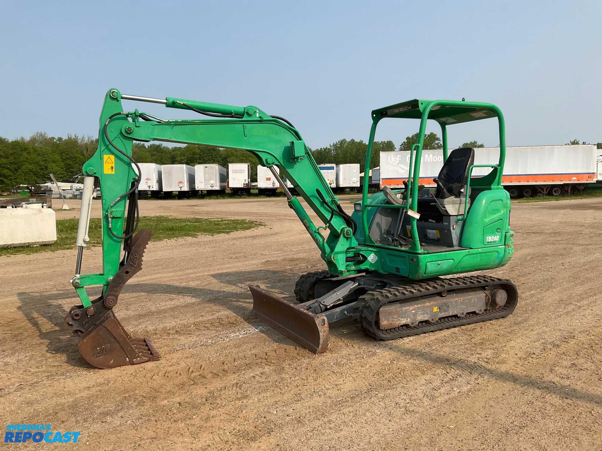 Main image Takeuchi TB240