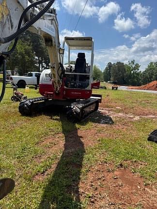 Image of Takeuchi TB260 Primary image