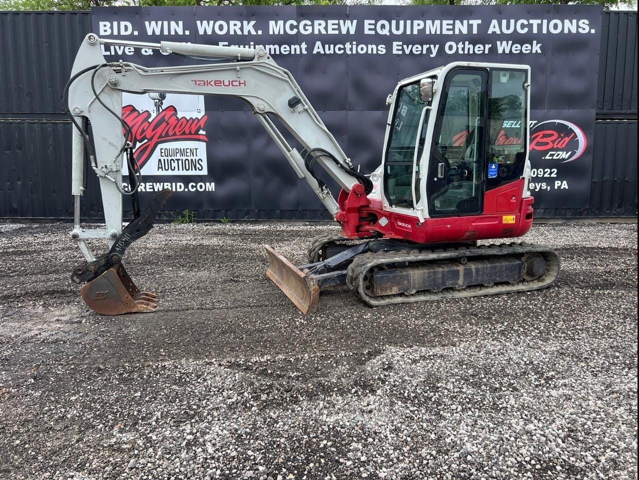 2018 Takeuchi TB260 Equipment Image0
