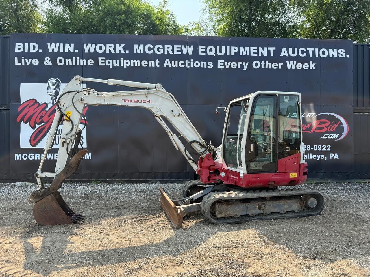 2018 Takeuchi TB260 Equipment Image0