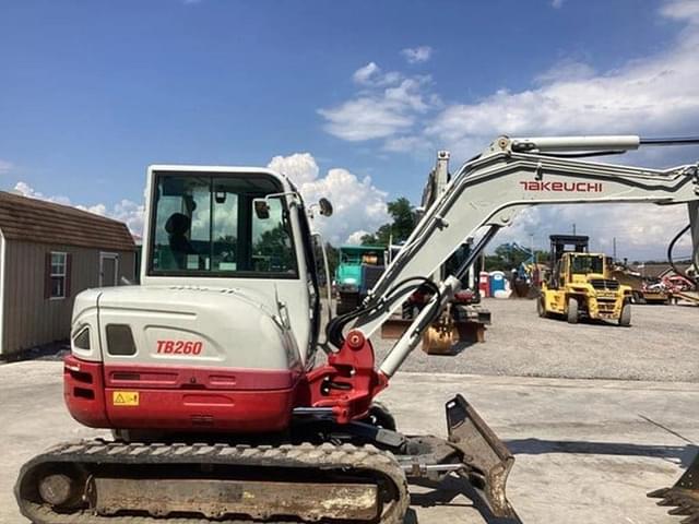 Image of Takeuchi TB260 equipment image 4