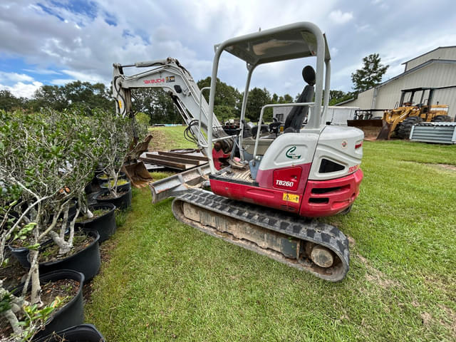 Image of Takeuchi TB260 equipment image 2