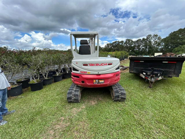 Image of Takeuchi TB260 equipment image 3