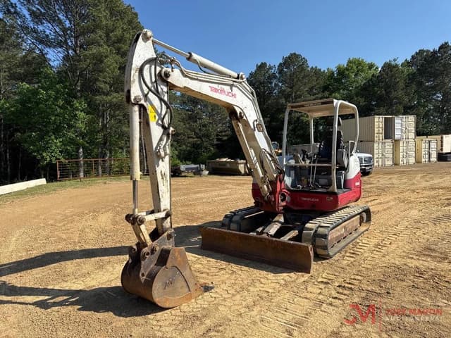 Image of Takeuchi TB260 equipment image 1