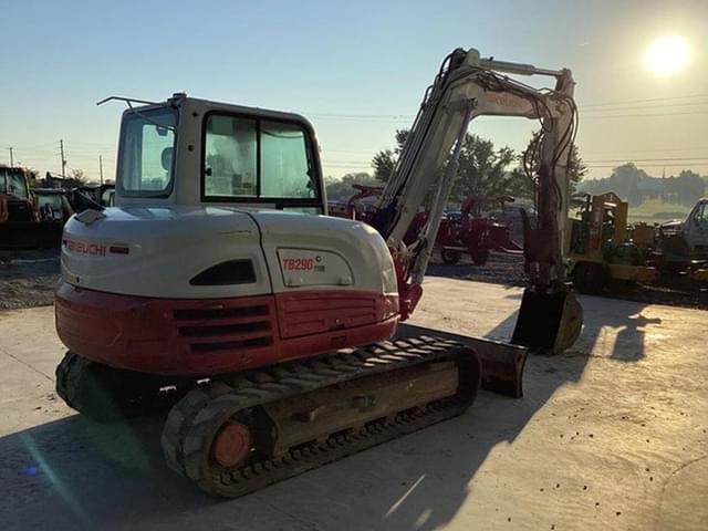 Image of Takeuchi TB290 equipment image 3
