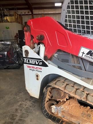 Image of Takeuchi TL10V2 equipment image 3