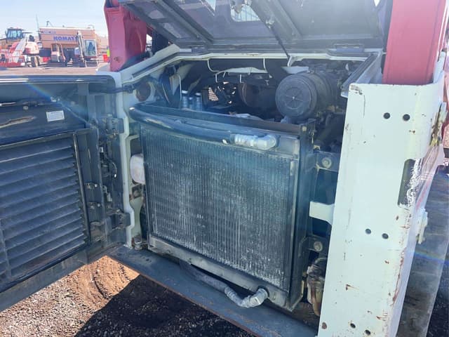 Image of Takeuchi TL10V2 equipment image 4