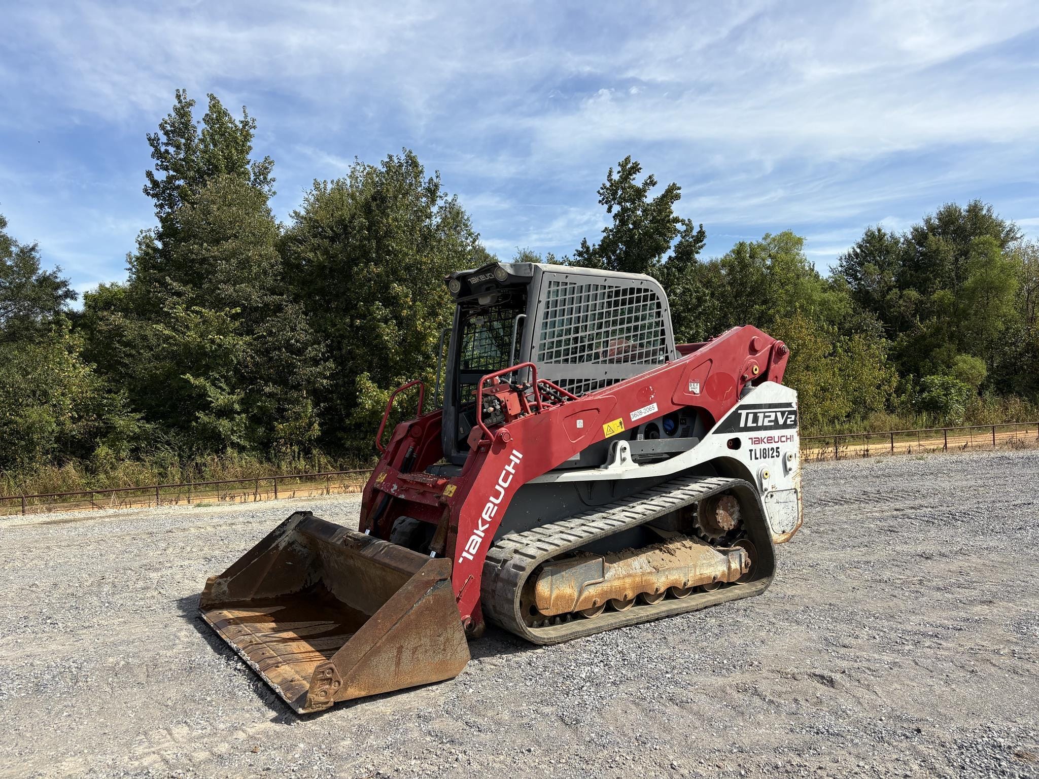 Main image Takeuchi TL12V2