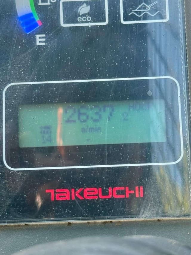 Image of Takeuchi TL8 equipment image 4