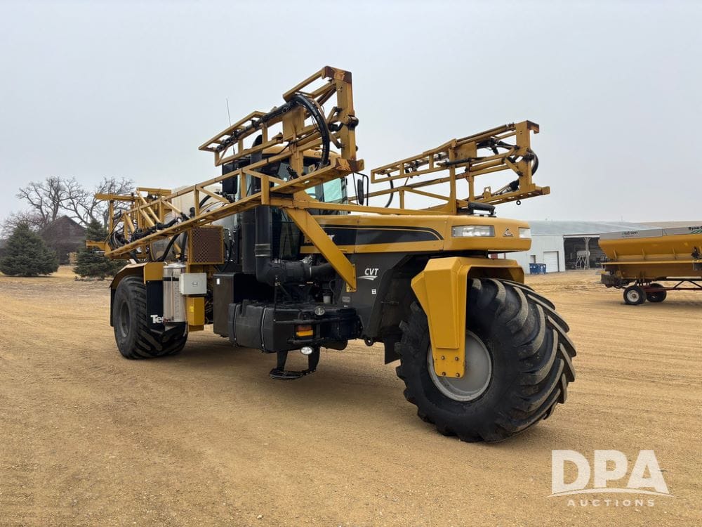 2018 Terra-Gator TG8300B Equipment Image0