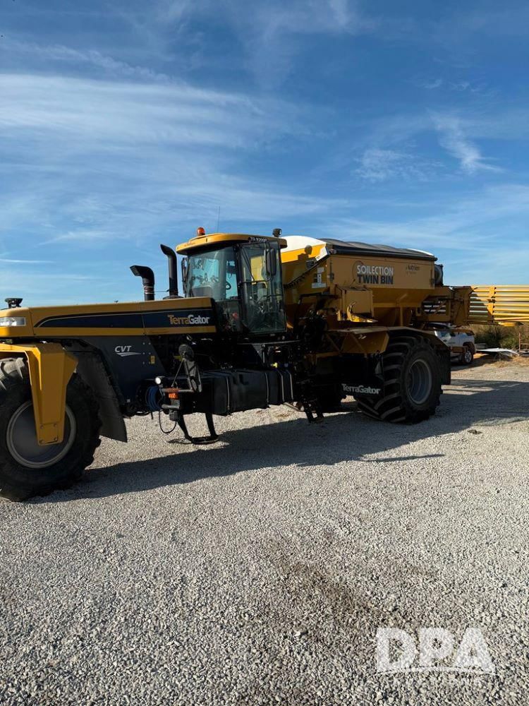 2018 Terra-Gator TG9300B Equipment Image0