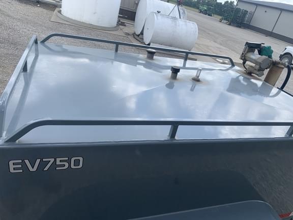 Image of Thunder Creek EV750 equipment image 4
