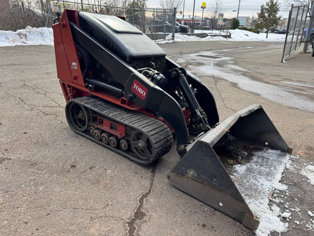 Image of Toro Dingo TX427 equipment image 2