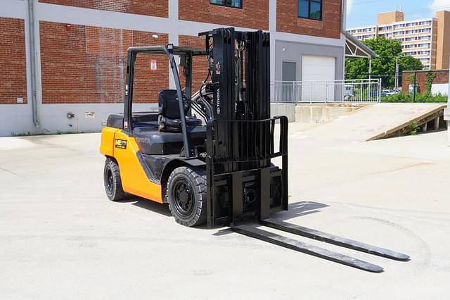 Image of Toyota 8FD35U equipment image 3