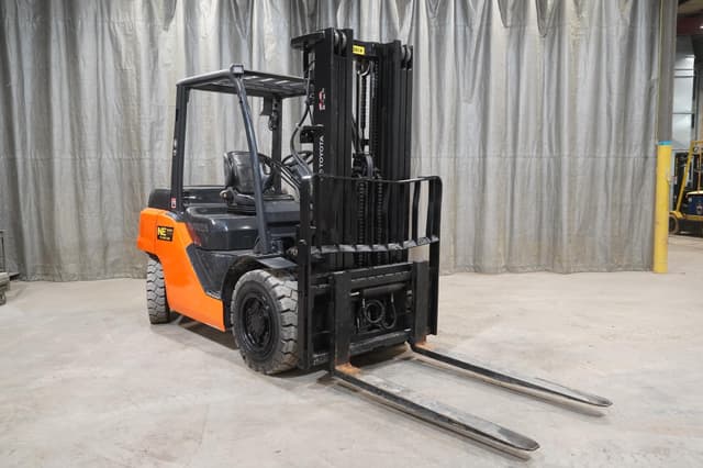 Image of Toyota 8FD35U equipment image 3