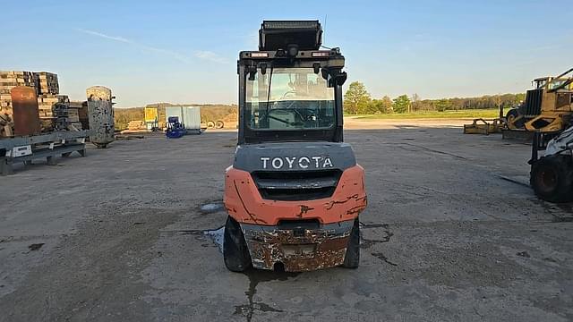 Image of Toyota 8FD40U equipment image 3