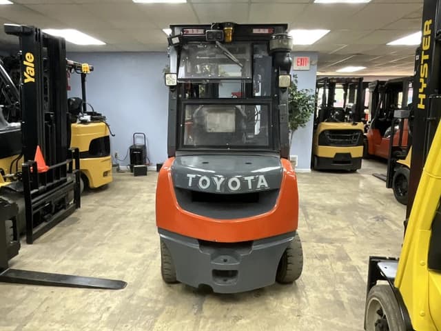 Image of Toyota 8FDU25 equipment image 3