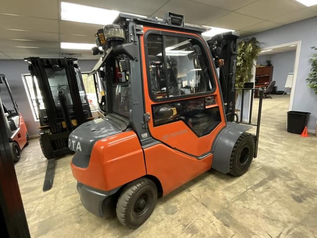 Image of Toyota 8FDU25 equipment image 4