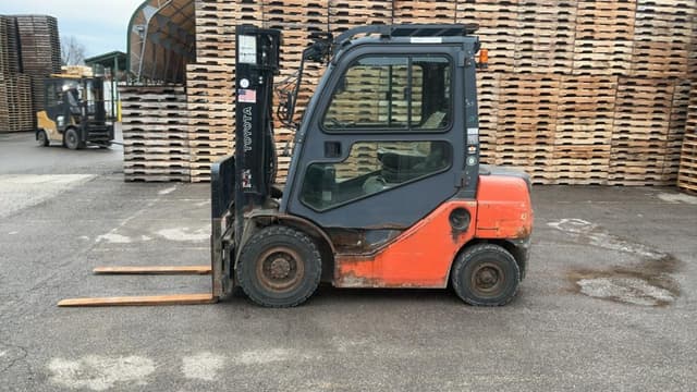 Image of Toyota 8FDU25 equipment image 1