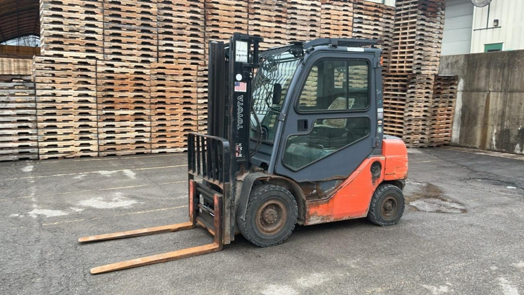 2018 Toyota 8FDU25 Equipment Image0