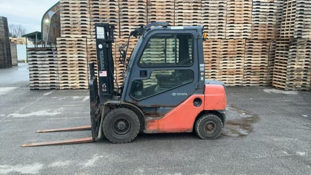 Image of Toyota 8FDU25 equipment image 1