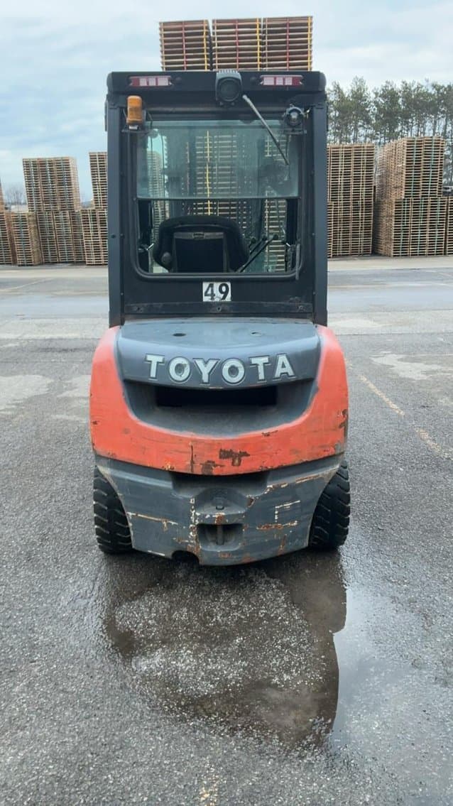 Image of Toyota 8FDU25 equipment image 3