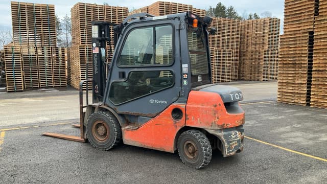 Image of Toyota 8FDU25 equipment image 2