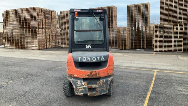 Image of Toyota 8FDU25 equipment image 3