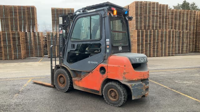 Image of Toyota 8FDU25 equipment image 2