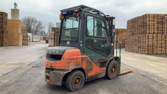 Image of Toyota 8FDU25 equipment image 4