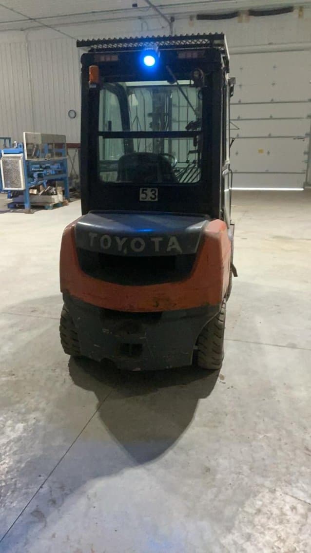 Image of Toyota 8FDU25 equipment image 3