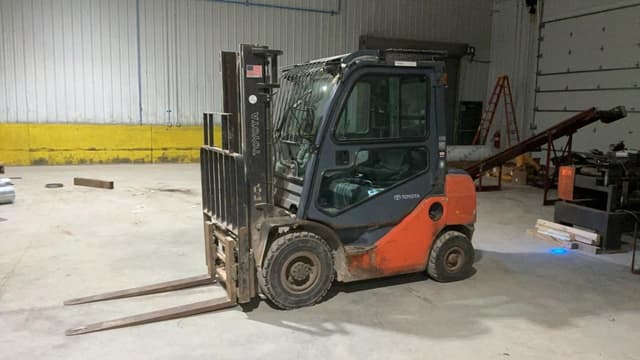 Image of Toyota 8FDU25 equipment image 1