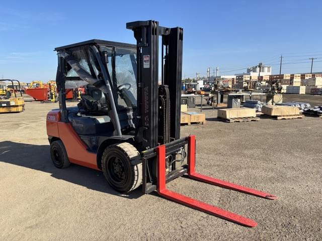 Image of Toyota 8FDU30 equipment image 1