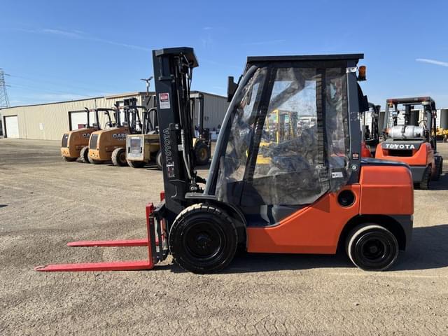 Image of Toyota 8FDU30 equipment image 4