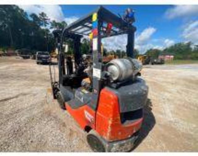 Image of Toyota 8FGCU25 equipment image 3