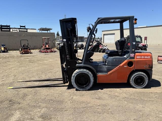 Image of Toyota 8FGU30 equipment image 4