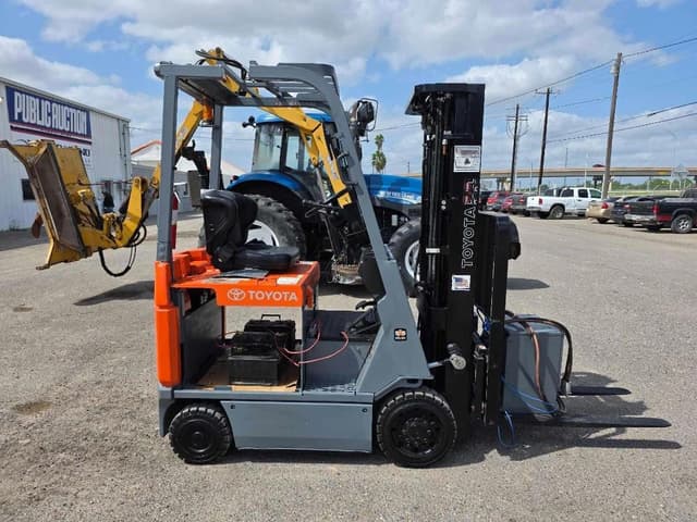 Image of Toyota 7FBCU15 equipment image 2