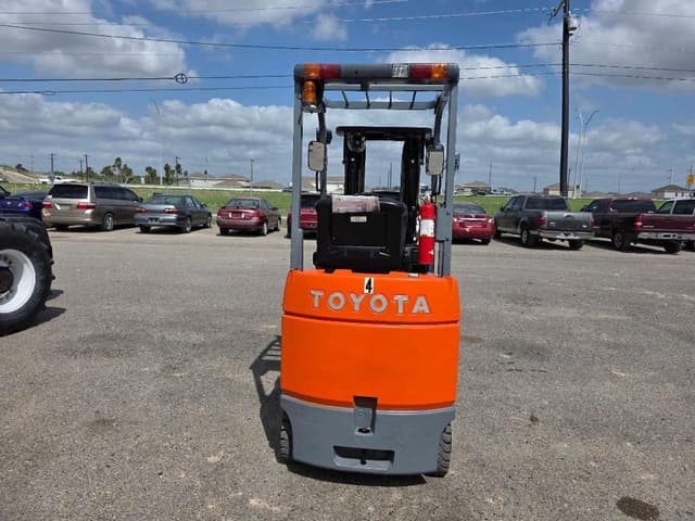 Image of Toyota 7FBCU15 equipment image 3