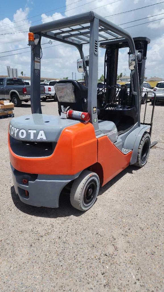 Image of Toyota 8FDU25 equipment image 4