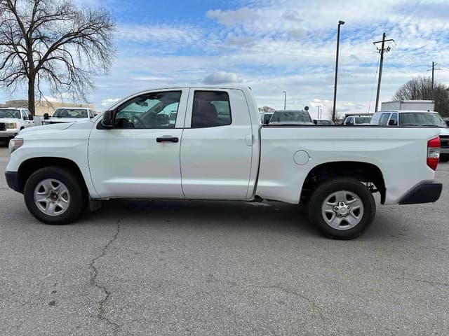 Image of Toyota Tundra equipment image 1