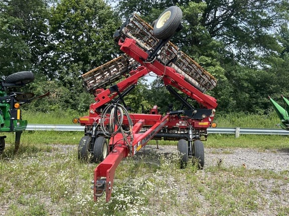 2018 Unverferth 1645D Equipment Image0
