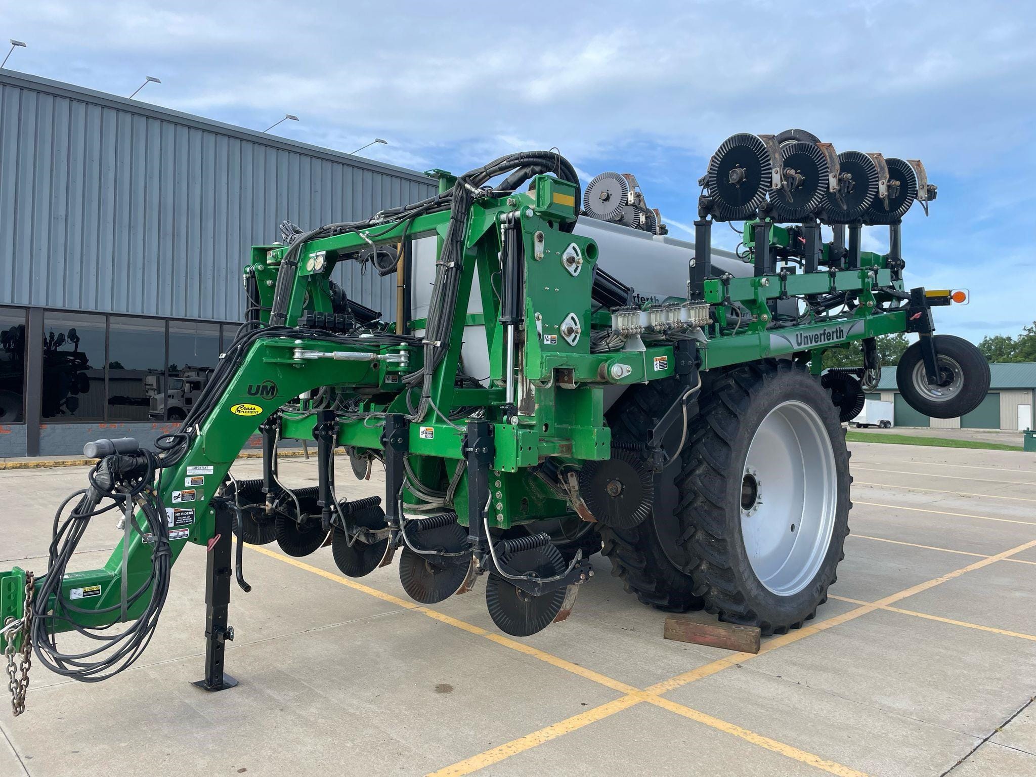 2018 Unverferth Nutrimax 2600 Equipment Image0