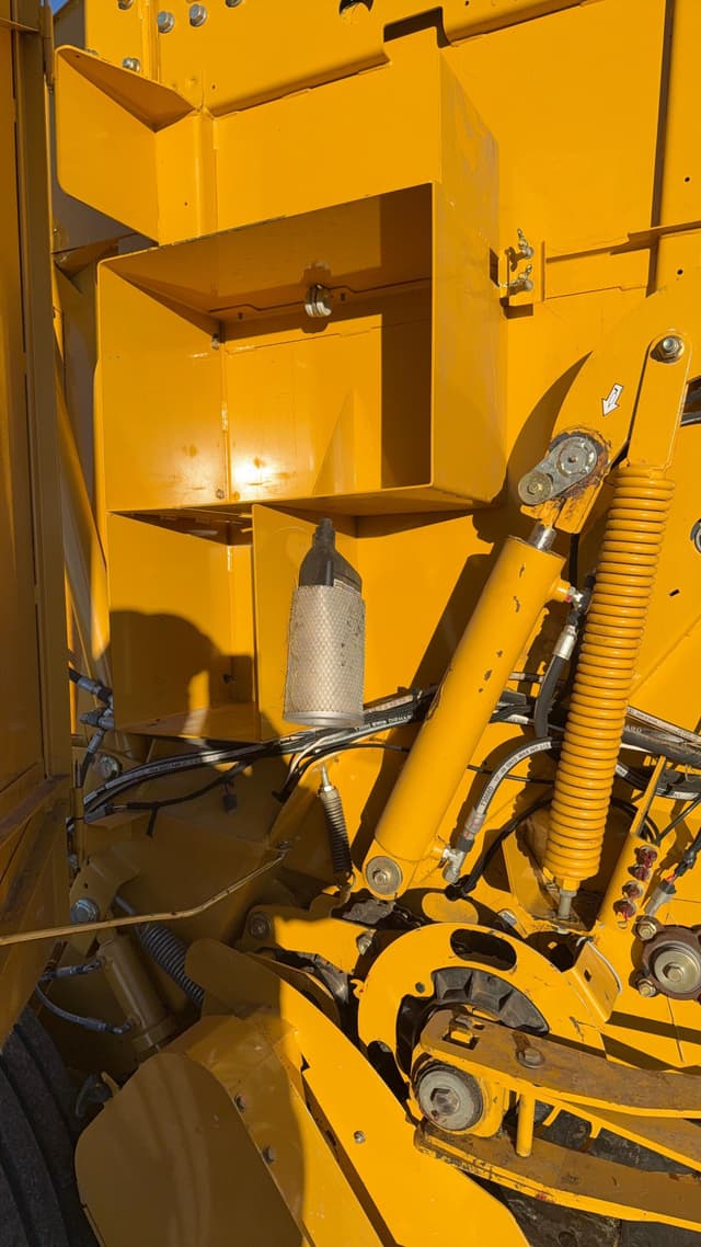 Image of Vermeer 605N equipment image 4