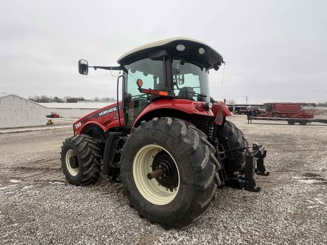 Image of Versatile 260 equipment image 3