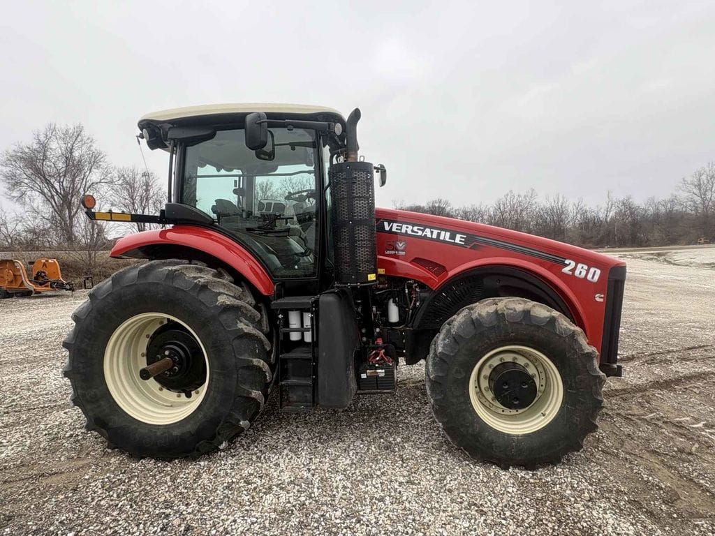2018 Versatile 260 Equipment Image0