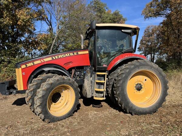 2018 Versatile 365 Equipment Image0