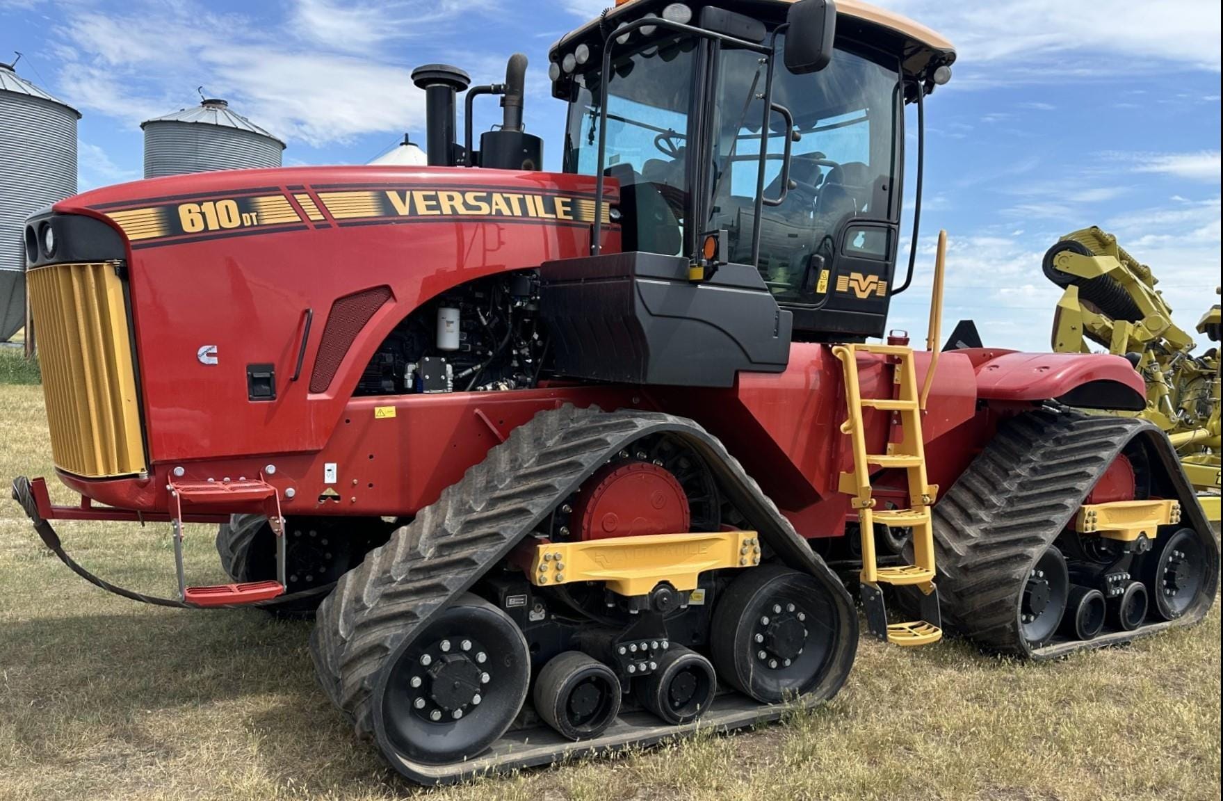 2018 Versatile 610DT Equipment Image0